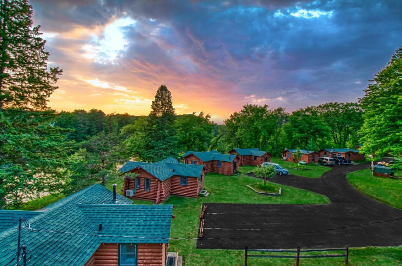 Edgewater Resort Iron Mountain Exterior foto
